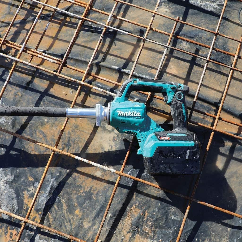 Makita VR004GZ Akku-Betonverdichter 40V max. (ohne Akku, ohne Ladegerät) mit 38-mm-Verdichtervorsatz