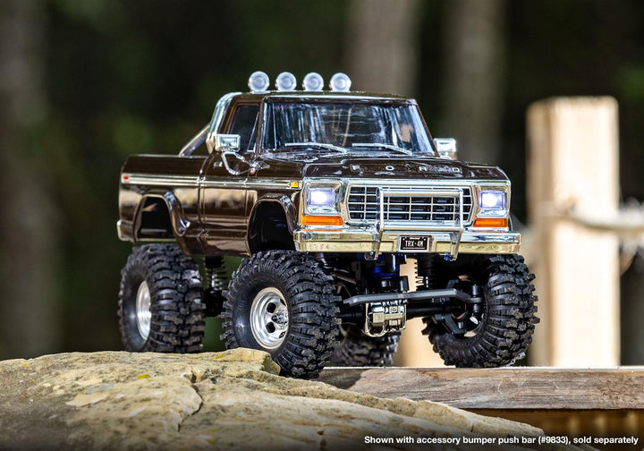TRAXXAS TRX-4M Ford F150 braun 4x4 Lifted 1/18 Crawler RTR Brushed, mit Akku und USB Ladegerät