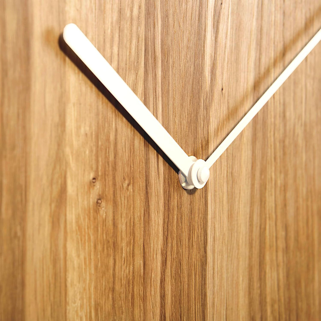 Natuhr Wanduhr Eiche geölt Holz Solide Massivholz, geräuscharmes U.T.S. Uhrwerk, puristisch, modern,