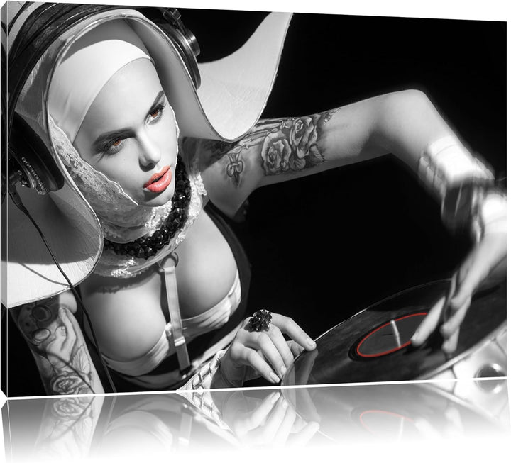 Pixxprint Tätowierte DJ Frau als Leinwandbild/Grösse: 100x70 / Wandbild/Kunstdruck/fertig bespannt,
