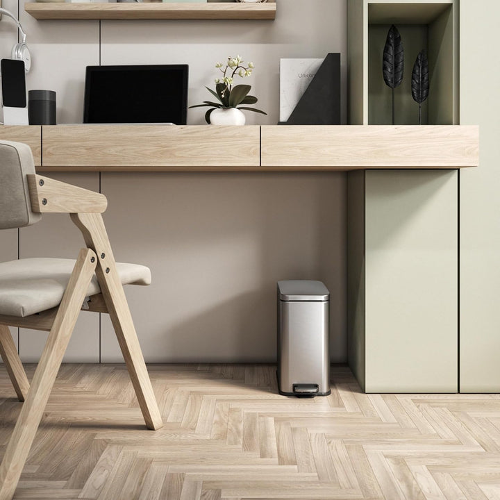 iTouchless SoftStep, schmaler Trittabfalleimer (11,4 L Fassungsvermögen), mit AbsorbX und herausnehm