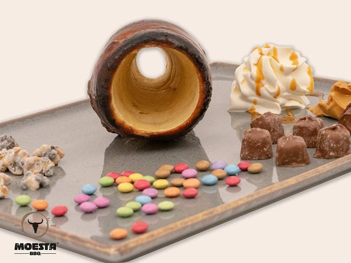 MOESTA-BBQ 19209 - FeuerTüte – Lebensmittelechte Rotisserie-Buchenholzrolle für Baumstriezel - Halte