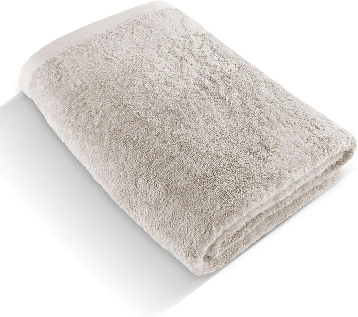 herzbach home Premium Badetuch 100 x 150 cm (sandgrau) – Grosses, weiches & saugstarkes Badehandtuch