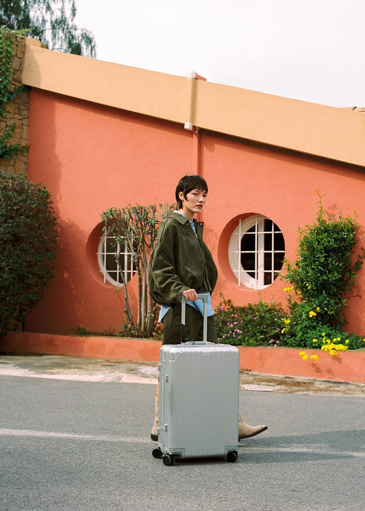 CREATE / Luggage Aluminium/Hartschalenkoffer / 40x23x55cm / Doppeltes TSA-Schloss, multidirektionale