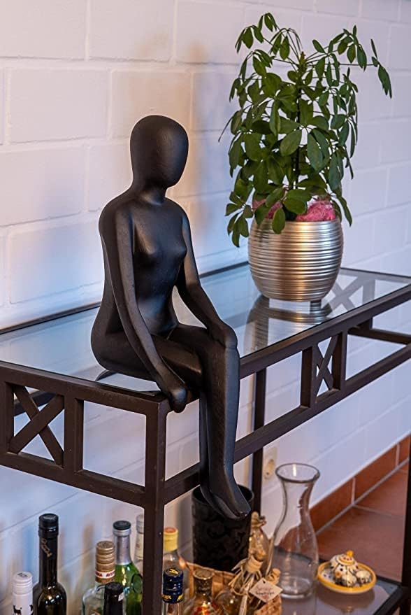 IDYL Moderne Skulptur Figur Sandsteinguss Sitting Women | wetterfest | Farbe schwarz | 13x15x50 cm |