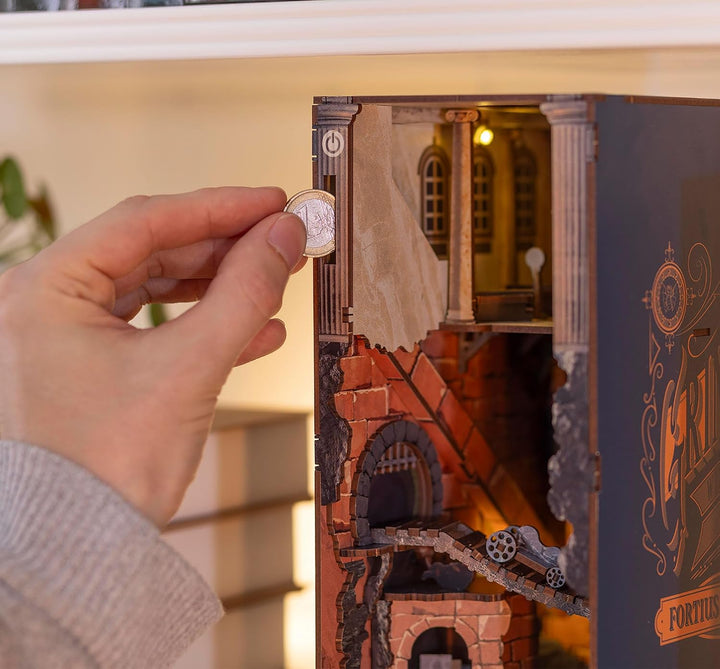 Revell Modellbausatz Tiny Adventures, Gringotts Bank Harry Potter, 3D Miniaturhaus, DIY Book Nook Ho
