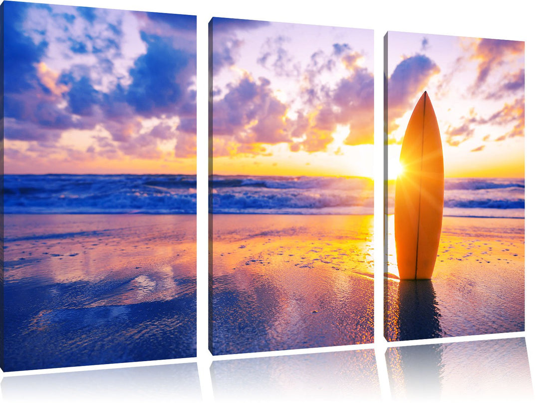 Pixxprint Surfbrett am Strand als Leinwandbild/Grösse: 3 Teilig (120x80 cm) cm/Wandbild/Kunstdruck/f