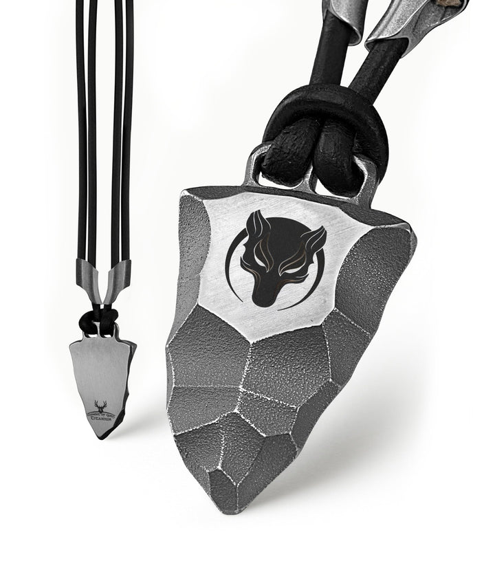 Element of Gods Titan Faustkeil Wolf Anhänger mit Lederband in schwarz