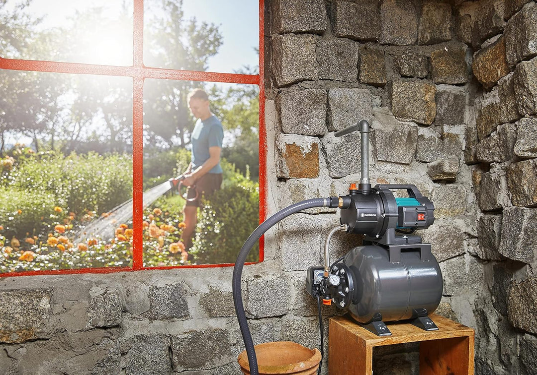 Gardena Hauswasserwerk 3700/4: Pumpe zur Hauswasserversorgung mit 19l Tank, EPDM Membrane und Messin