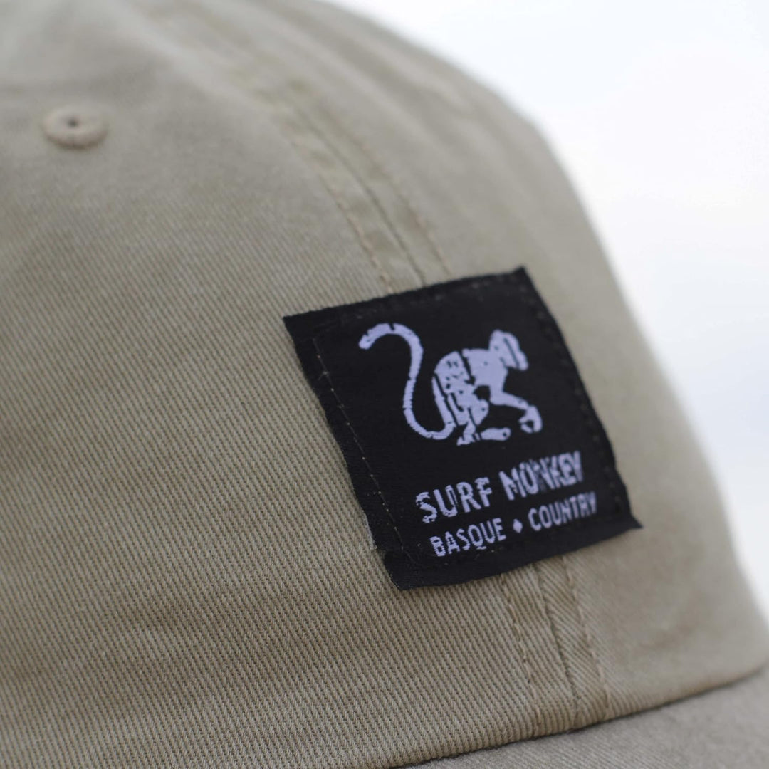 DRESSED IN MUSIC PLAY WITH ME Baseballmütze Classic Surf Monkey® - Dad Cap aus Baumwolle ohne Strukt