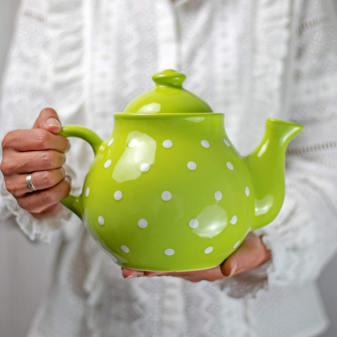 City to Cottage® - Teekanne für 4-6 Tassen | Grün und Weiss | Polka Dots | Handgemacht | Teekanne Ke
