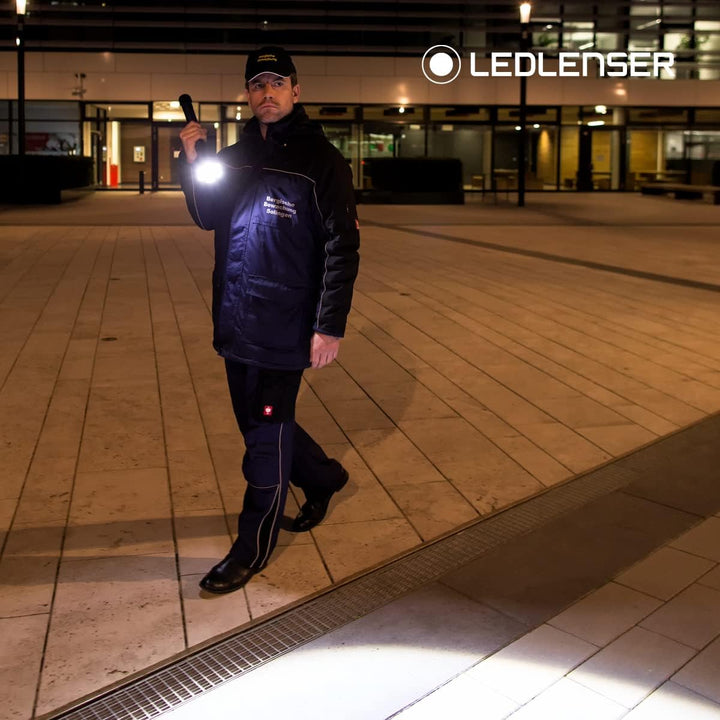 Ledlenser X21R Taschenlampe LED, Suchscheinwerfer, aufladbar mit Lithium LiFePO Akku, 5000 Lumen, fo