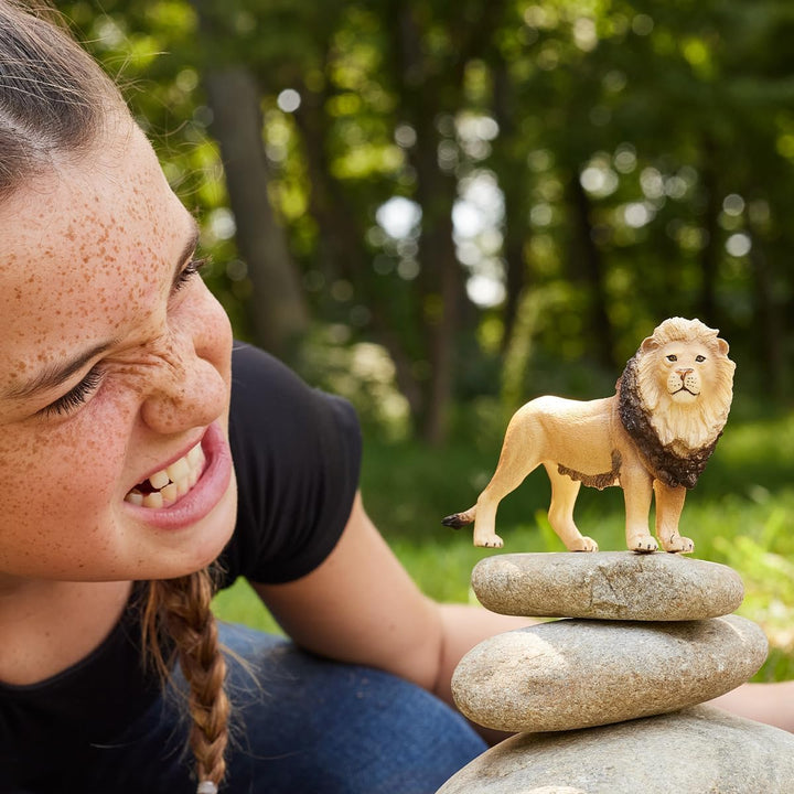 SCHLEICH 14812 Löwe, für Kinder ab 3+ Jahren, WILD Life - Spielfigur FFP, FFP