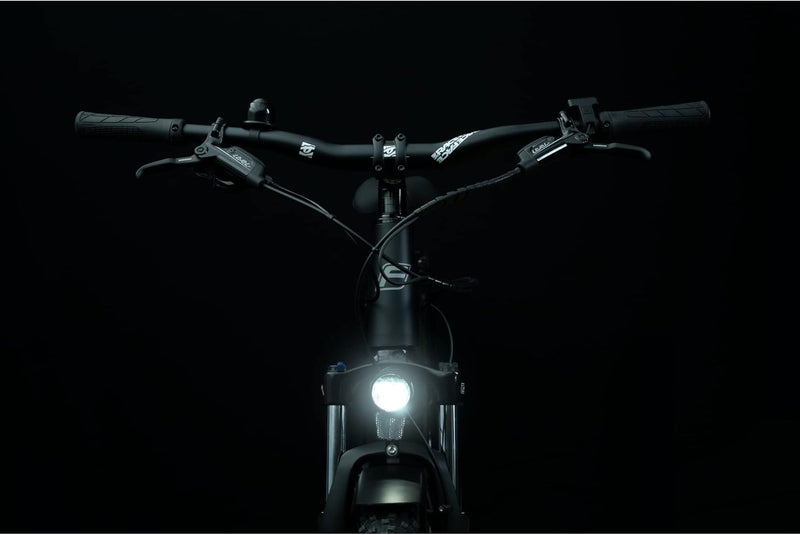 FISCHER Fahrrad Dynamo LED-Scheinwerfer 70 LUX | Fahrradlampe mit Standlichtfunktion | LED-Fahrradli