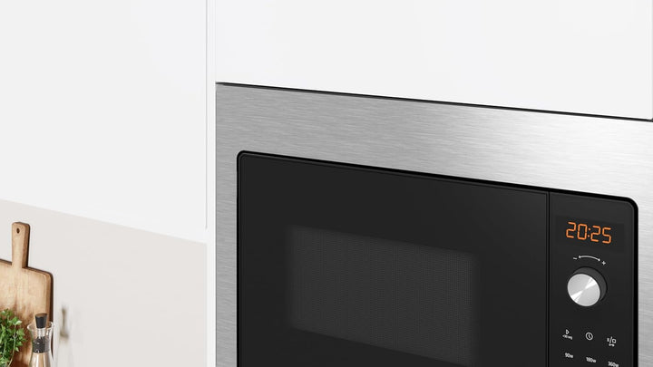 Balay 3CG5142X3 Mikrowelle integrierbar, Grill, 50 x 38 cm, 800 W, 20 l, elektronische Uhr, Ap. Seit