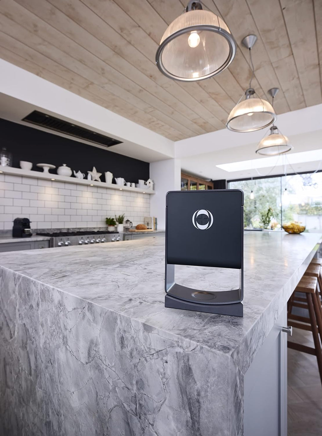 INEOS Spender Home – Berührungsloser Desinfektionsspender in schwarz – Für 300 ml Kartuschen