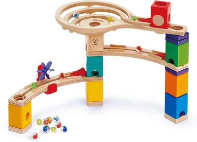 Hape Starter Set Quadrilla Endspurt, Kugelbahn mit 27 Bauteilen aus Holz und 30 Murmeln, MINT-Spielz