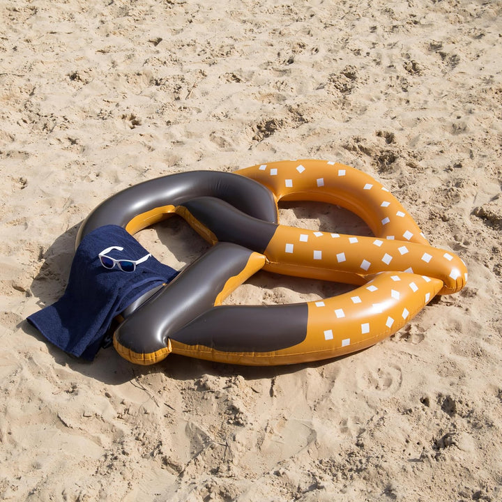 Riesen-Schwimmring „Brezel“, grosses Schwimmkissen, aufblasbares Schwimmgerät in Brezel-Form für Erw