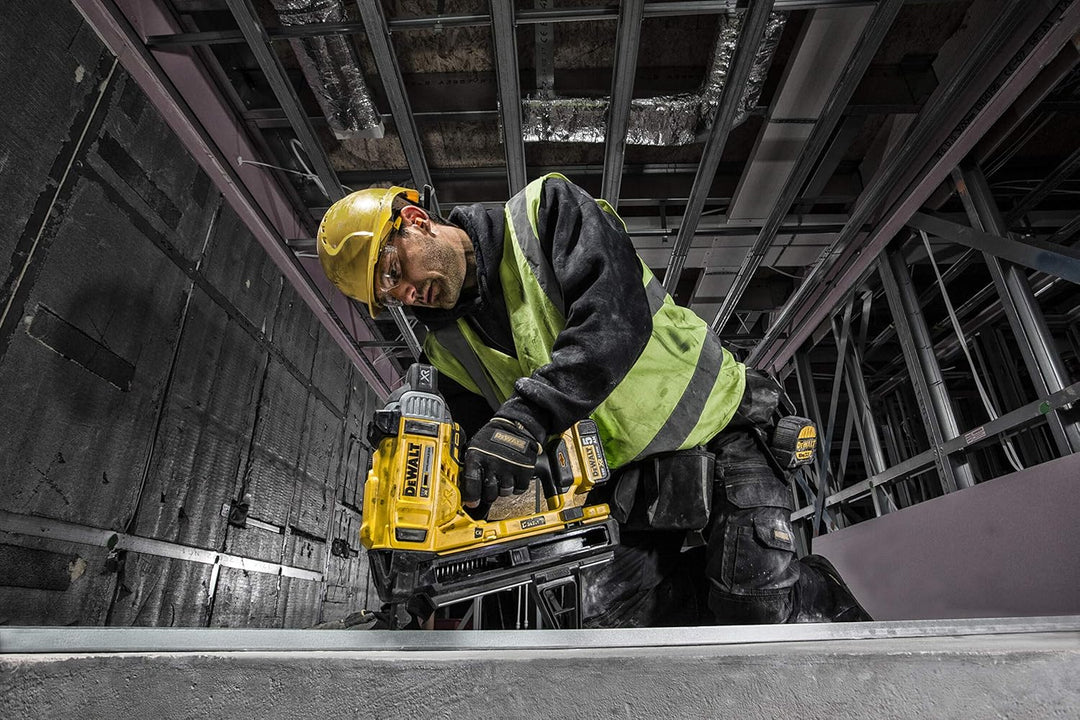 DEWALT DCN890P2-QW Akku Nagler XR (57mm/18V/2x5,0Ah) Tstak Single, Single