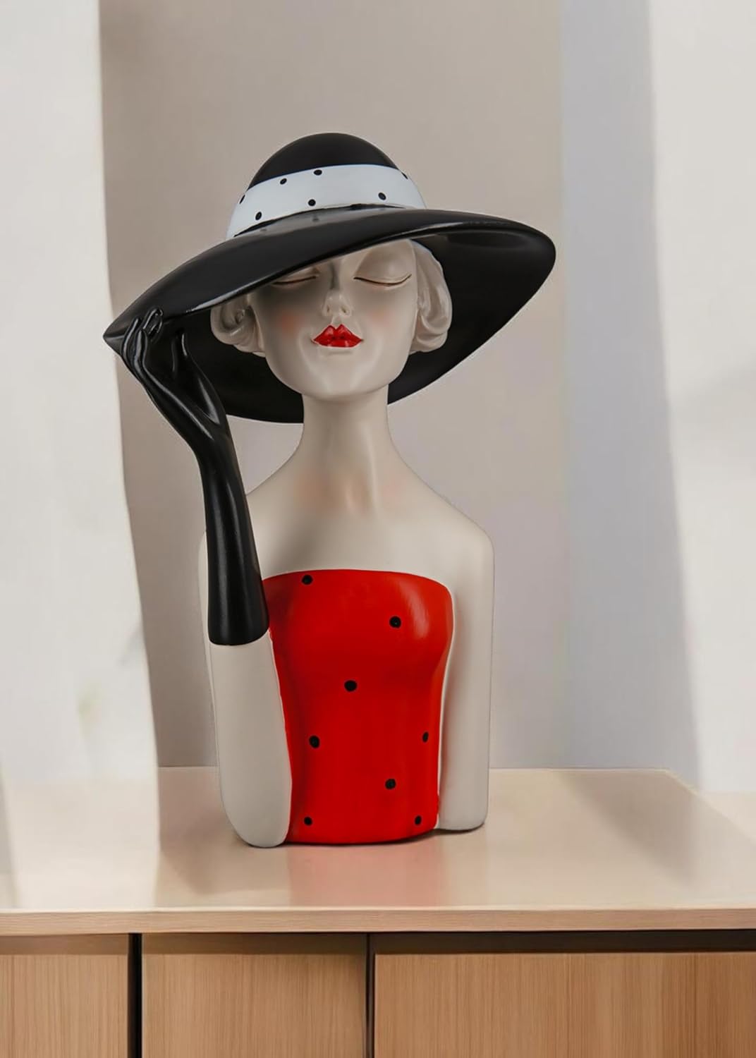 GILDE Deko Skulptur Figur Lady - mit schwarzem Hut - Dekoration und Geschenk - Höhe 29, 5 cm, 37195