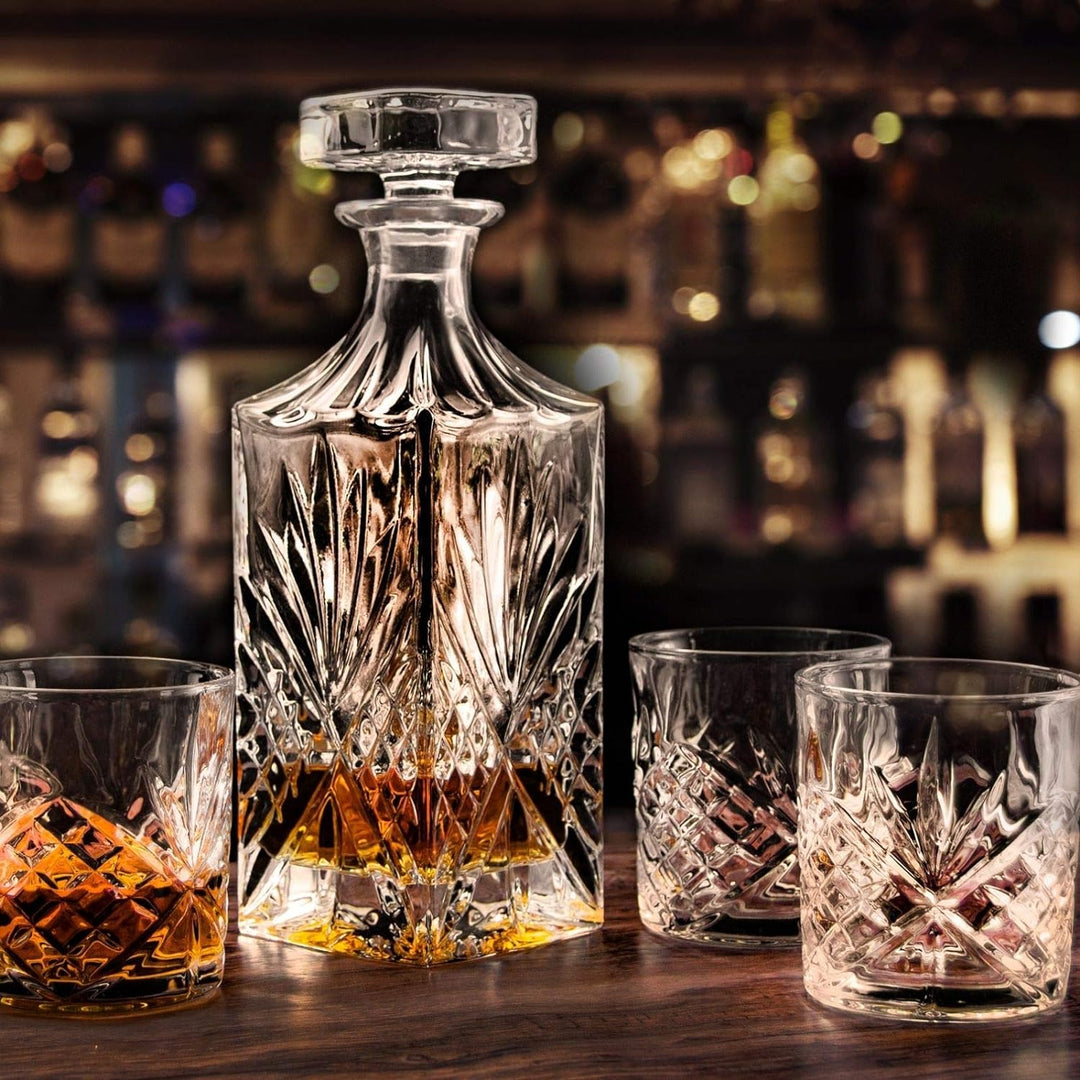 Whisky Karaffe Whiskey Gläser Set, Geschenke für Männer Mann Papa, 4 Whiskygläser Dekanter Geschenks