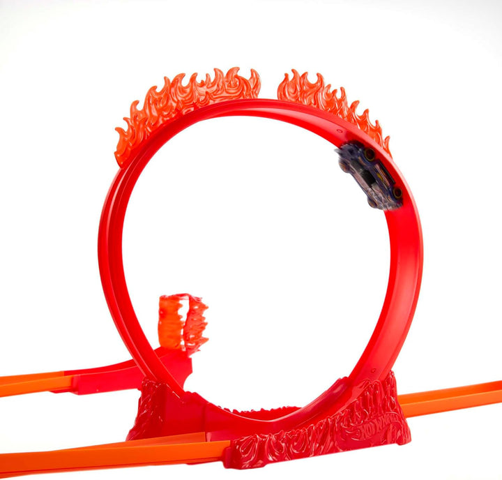 Hot Wheels Trackset, Trackset im Feuer-Design mit einem Hot Wheels Fahrzeug, 16 Track- und Stuntkomp