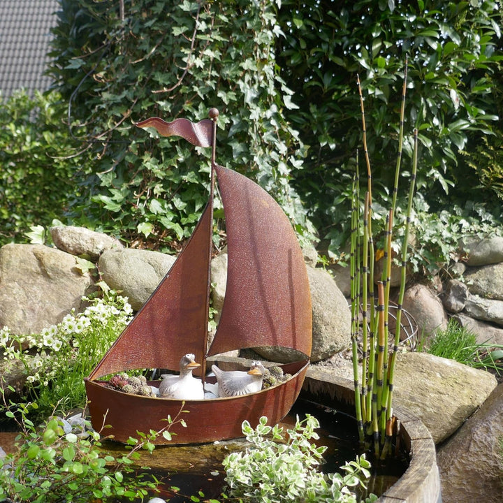 Storm's Gartenzaubereien Deko-Segelboot - Vielseitig Bepflanzbar - Metall Rostoptik - Maritime Garte