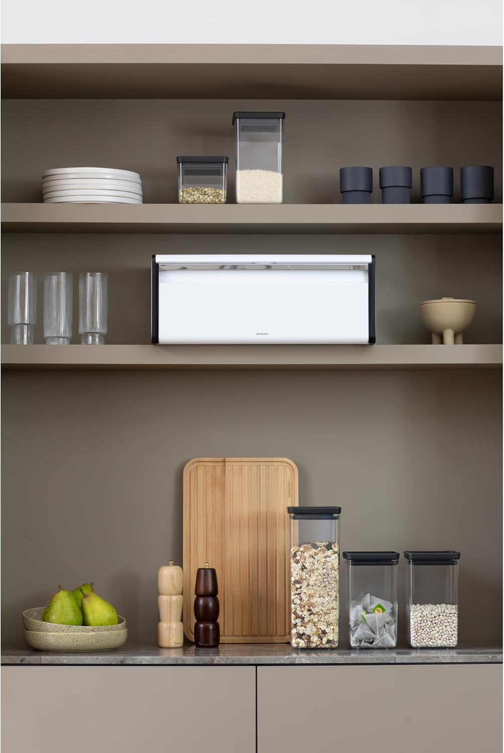 Brabantia Klappbrotkasten - Grosse Aufbewahrungsbox für Brot, Bagels, Brötchen - Platzsparendes Desi