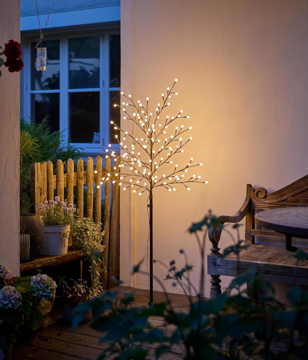 Northpoint Dekorativer LED Baum mit 150 warmweissen LEDs Höhe 150 cm mit Timer 6 Stunden An 18 Stund