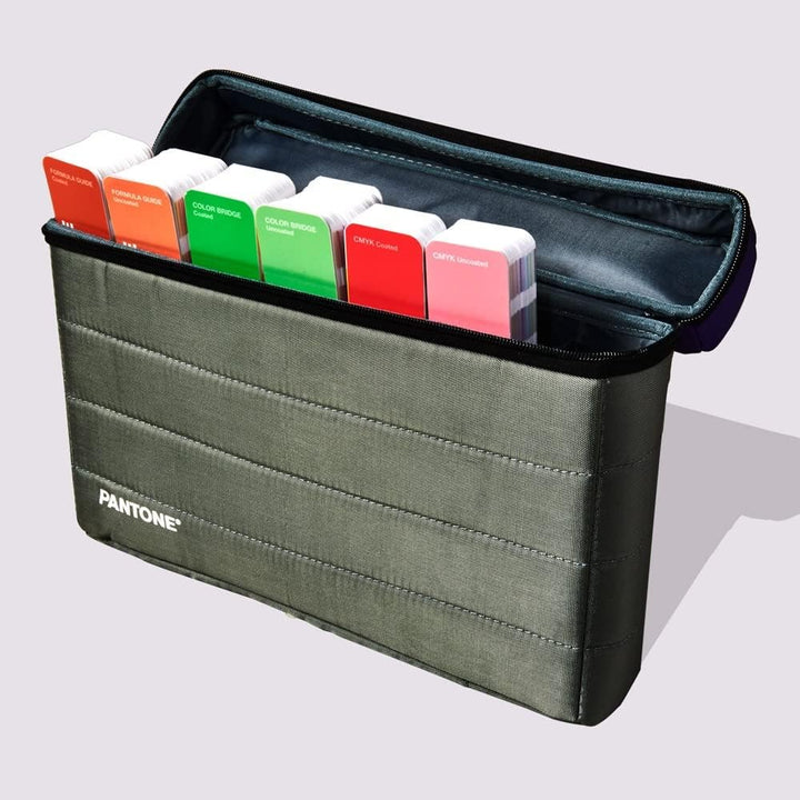 Pantone GPG301B Essentials Guide Set - Beschichtetes und unbeschichtetes Farbfächer-Set in chromatis