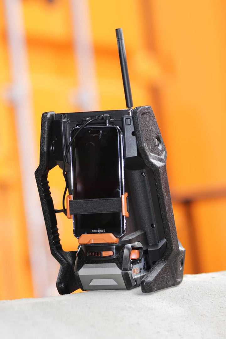 AEG Baustellenradio mit DAB+ FM, 18 V, für Netz- oder Akkubetrieb, robustes Gehäuse, ohne Akku – BR1