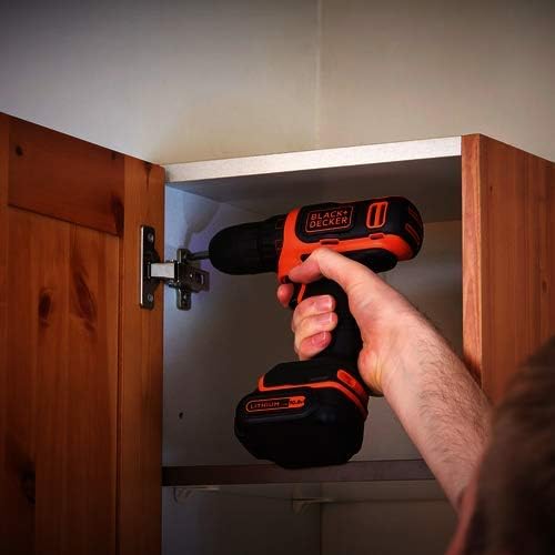 Black+Decker Kompakt-Bohrer (10,8V Li-Ion Akku-Bohrschrauber, LED-Arbeitslicht, Softgriff, 10 mm Sch