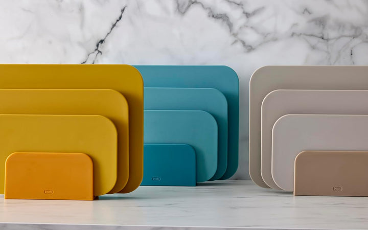 Rosti Choptima Schneidebrett Set mit Halter/Ständer, Küchenbrett, Brotschneidebrett & Servierbrett,