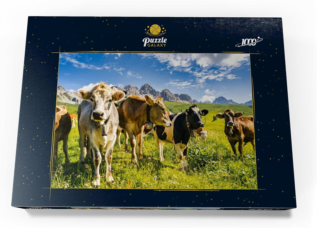 Kühe vor Einer Idyllischen Alpen-Landschaft - Premium 1000 Teile Puzzle - MyPuzzle Sonderkollektion