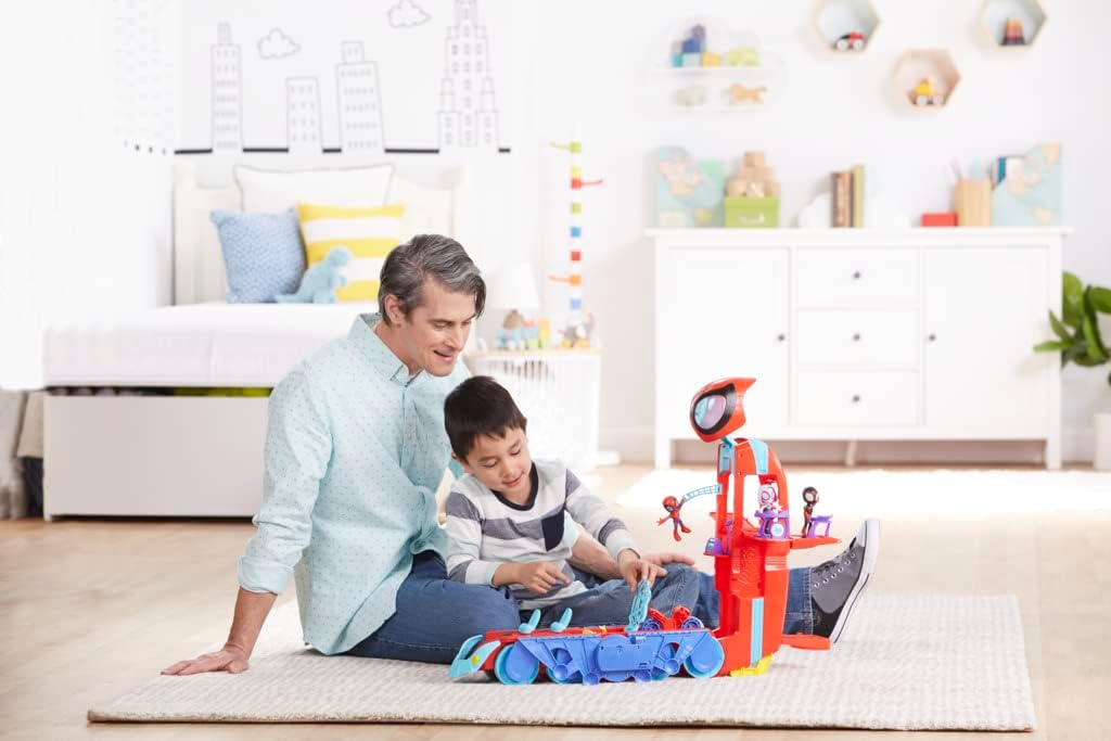 Play-Doh Marvel Spidey and His Amazing Friends 2-in-1 Spider Raupe Hauptquartier Spielset, Vorschuls