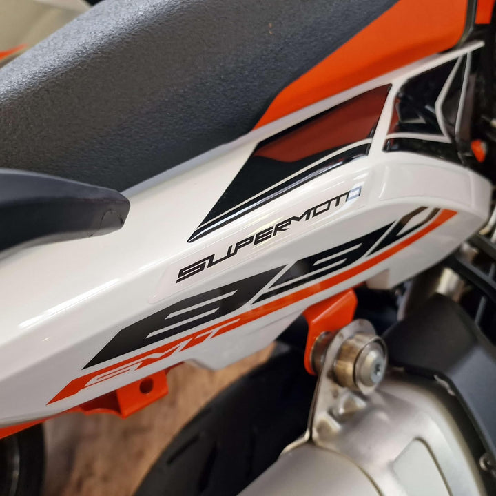 Resin Bike Aufkleber Motorrad Kompatibel Mit KTM 890 SMT 2023-2026. Seitenverkleidungen vor Stössen