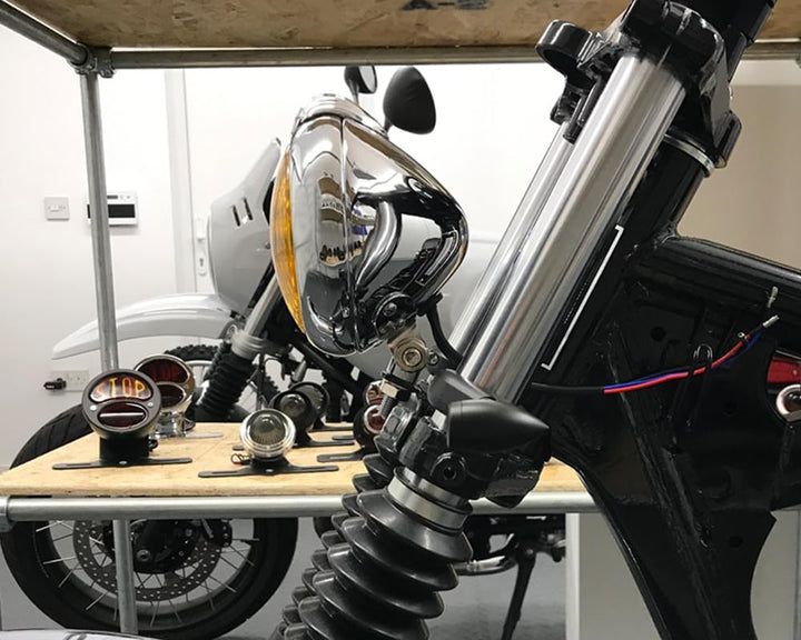Motorrad Scheinwerfer Klassisch Chrom für Bobber Chopper Scrambler Cafe Racer - 12V 35W