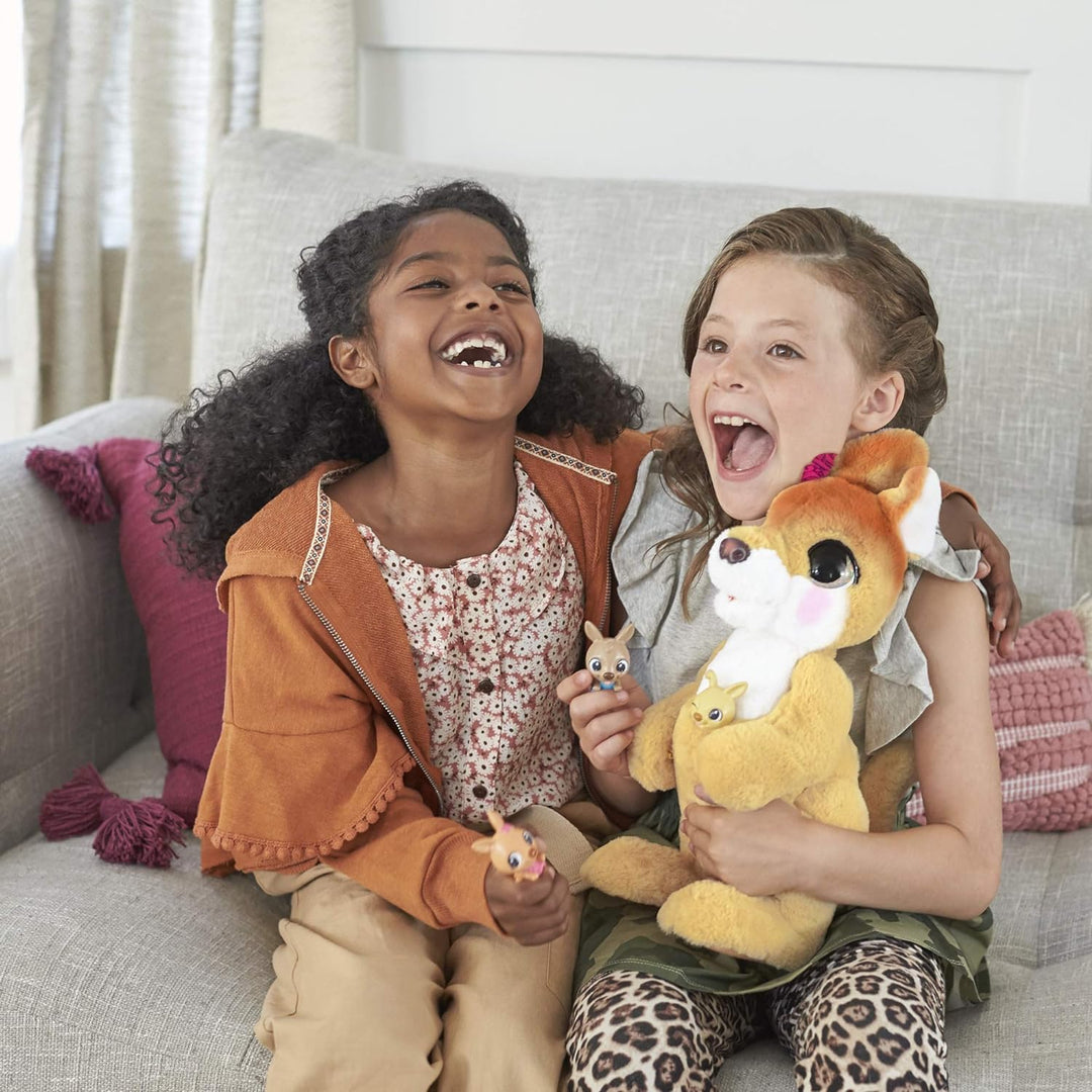 Hasbro Josie, das Känguru, interaktives Plüschspielzeug, 70+ Geräusche und Reaktionen, ab 4 Jahren,