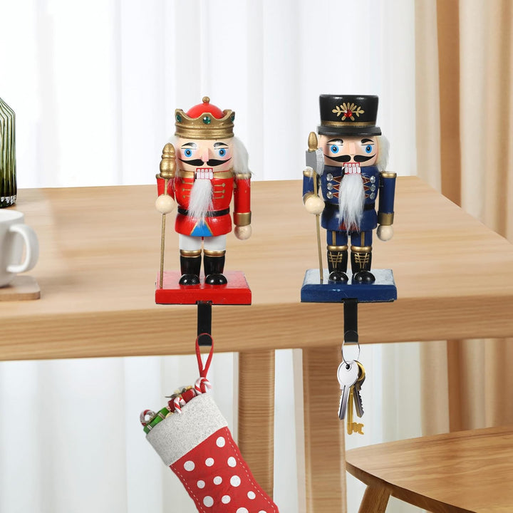DEARMAMY Weihnachtsstrumpfhaken: 1 Satz Niedlicher Weihnachts-Nussknacker-Kleiderbügel Nussknacker-P