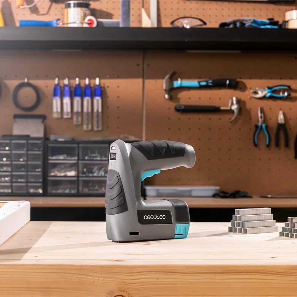 Cecotec FastTacker 4000 Akku-Tacker, 4 V, 1500 mAh, 2-in-1, kompatibel mit Heftklammern und Nägeln,