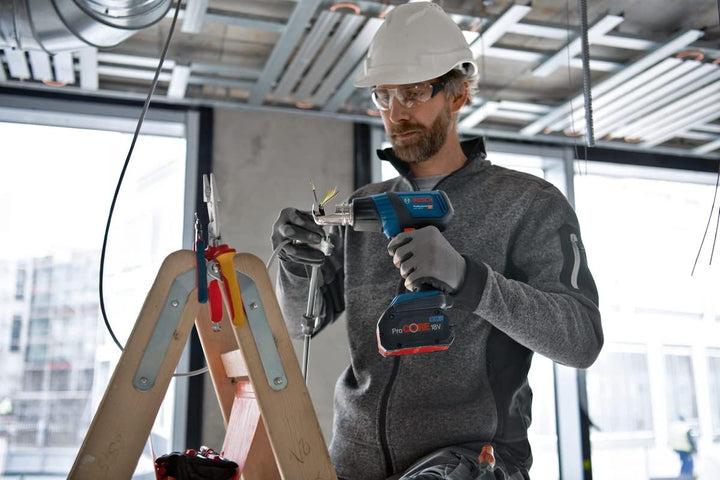Bosch Professional 18V System Akku-Heissluftgebläse GHG 18V-50 (ohne Akkus und Ladegerät, inkl. Refl