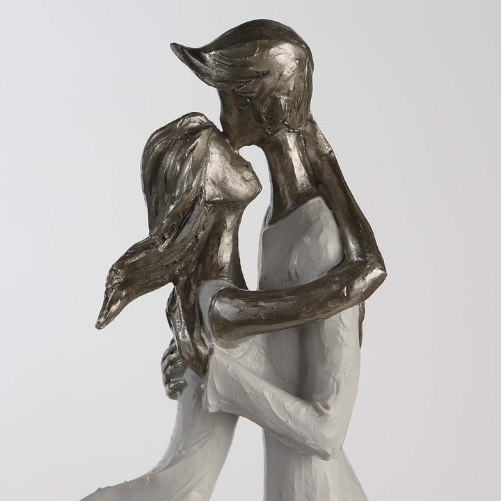 Casablanca - Skulptur Figur Hold Me - aus Poly weiss-Silber weisse Basis H 32