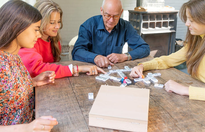Engelhart - 250150 - Mexikanischer Dominozug D12 - Mexican Train Domino mit hochwertigem Holz Koffer