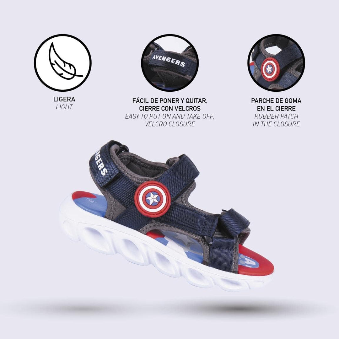 CERDÁ LIFE'S LITTLE MOMENTS Jungen Sommerwandersandalen Avengers Kinder Geschlossene Sandalen mit Kl