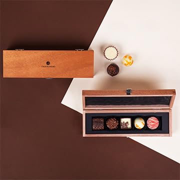 CHOCOLISSIMO - Schokolade Geschenk - Pralinen Geschenk - 5 Pralinen im Holzkästchen - Geschenkidee,
