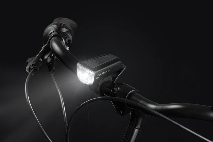 AXA Fahrradlicht Dwn 50 Lux, USB Aufladbar, 11 Stunden Leuchtdauer, Batterieanzeige, StVZO Zugelasse