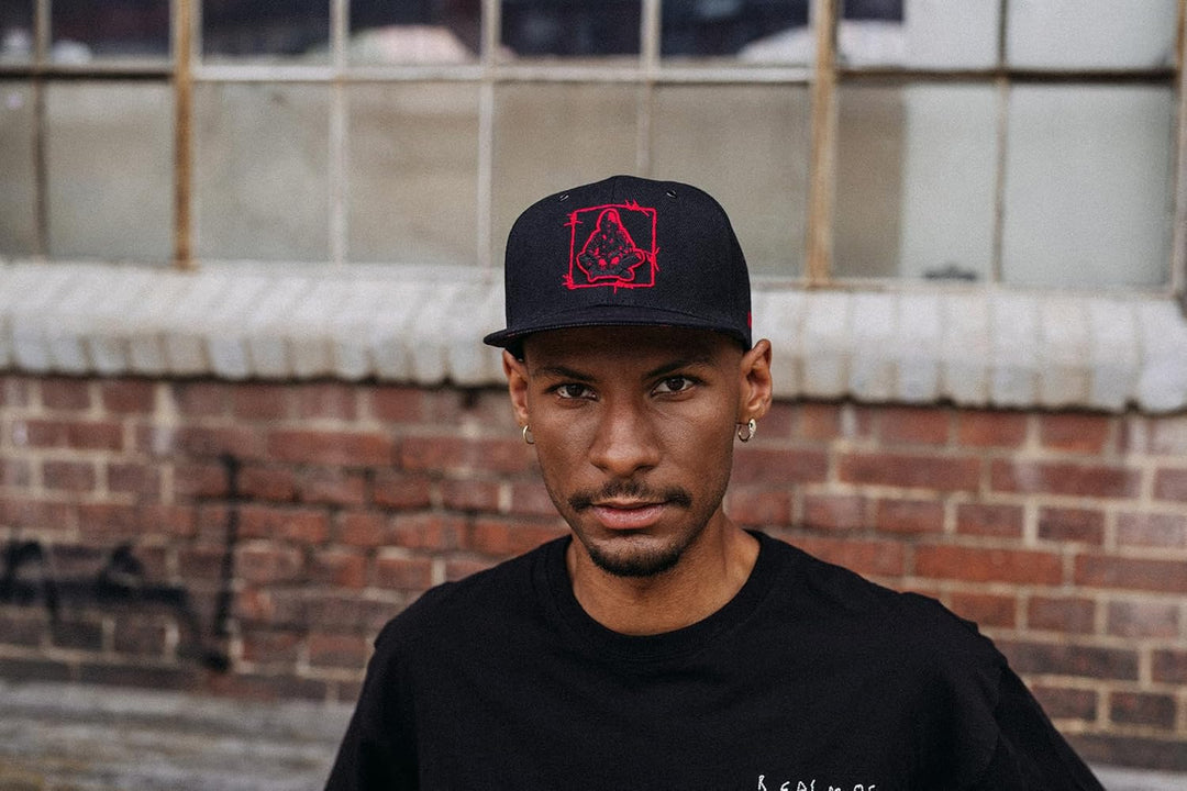 Nebelkind Snapback Cap Schwarz Barbed Wire Stacheldraht Rot Grössenverstellbar Unisex One Size