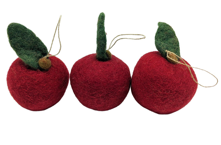 3 Äpfel in Originalgrösse (7cm) aus Filz handgearbeitet mit Aufhängung. Tisch - Deko mit künstlichem