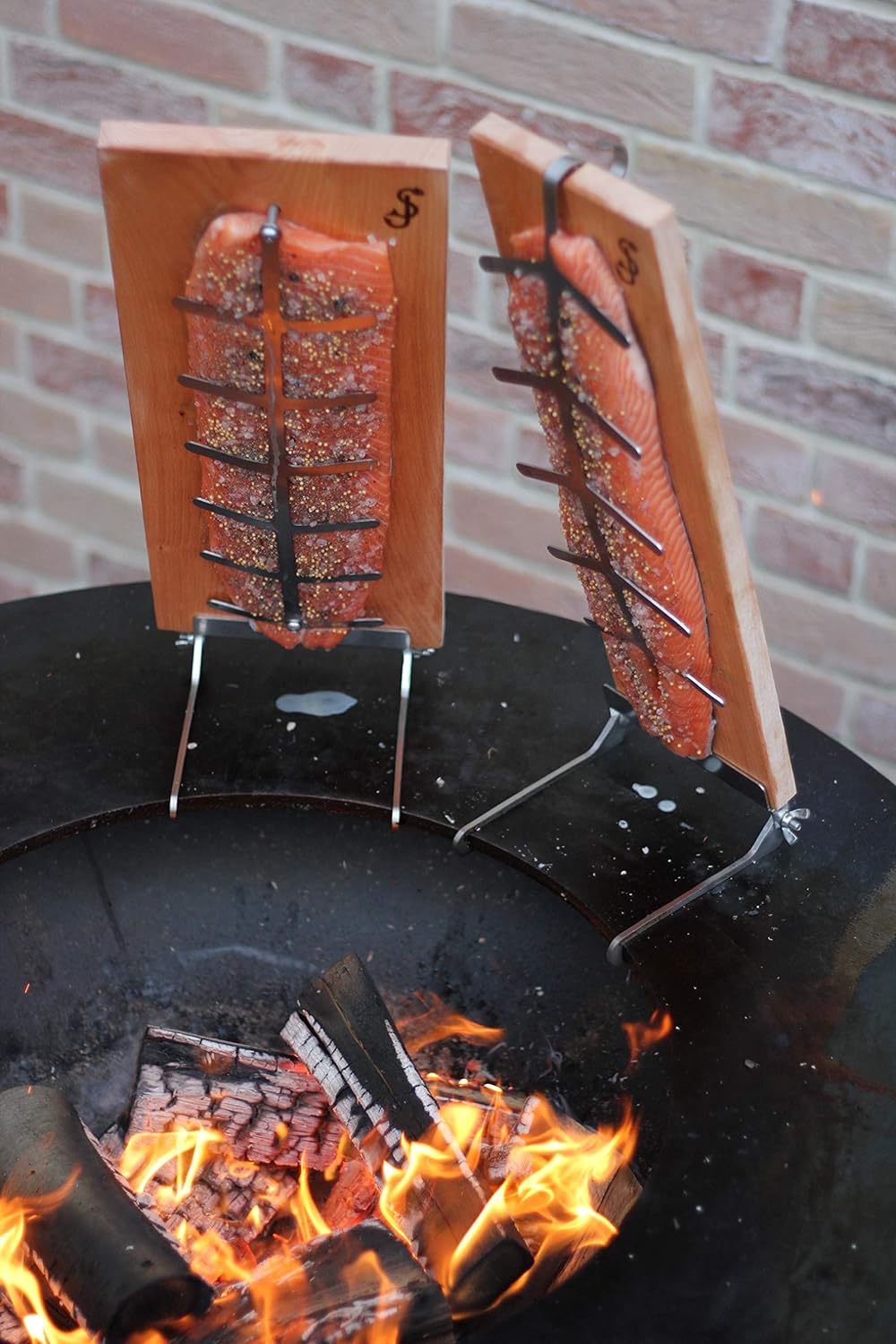 Flammlachsbrett aus Buche EXTRABREIT für die Feuerplatte, leckerer Feuerlachs vom Original Räucherbr