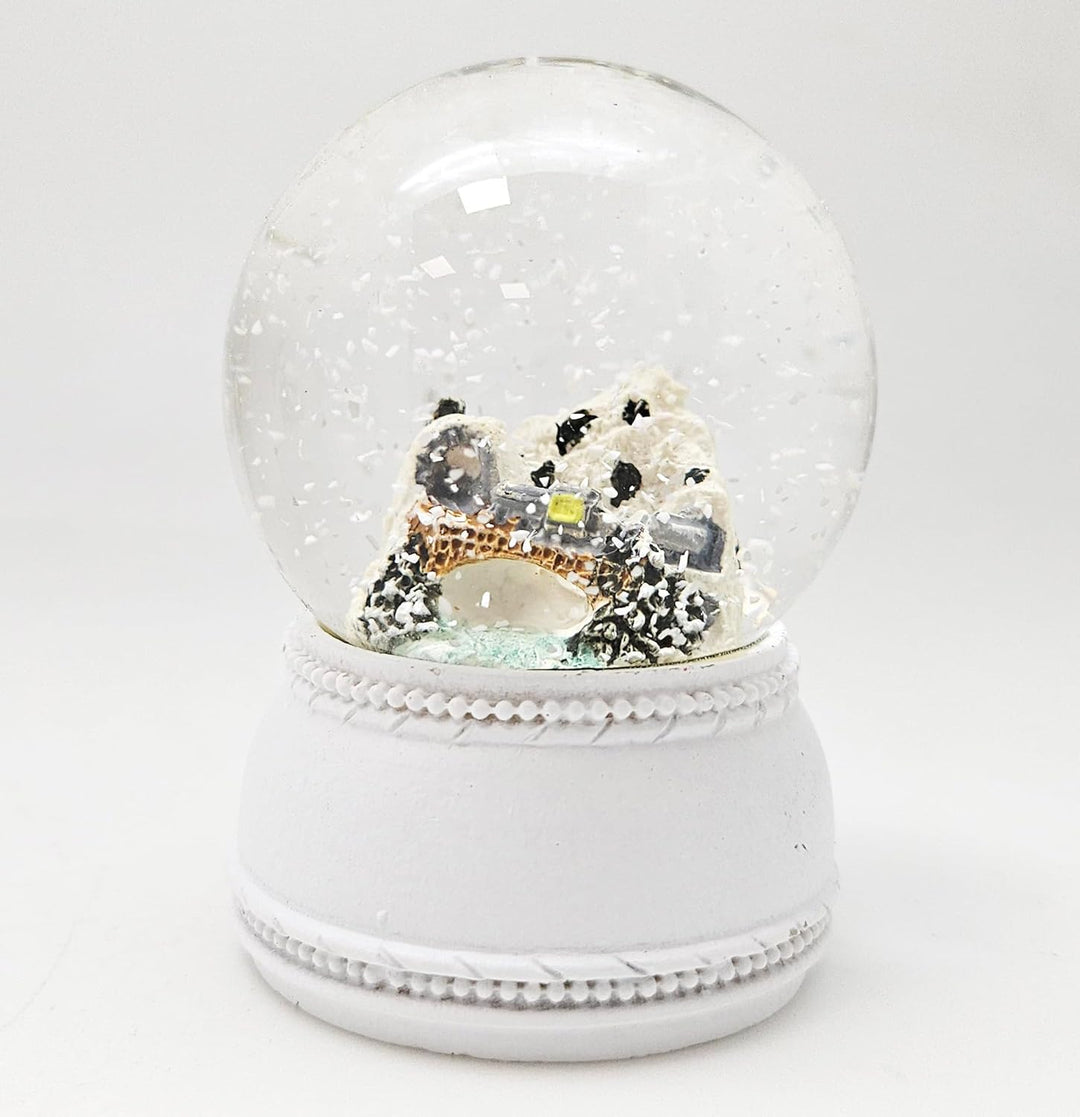 3 süsse Mini-Schneekugeln Winter und Weihnacht | Durchmesser 45mm - Sockel weiss Nostalgie | 20264ab